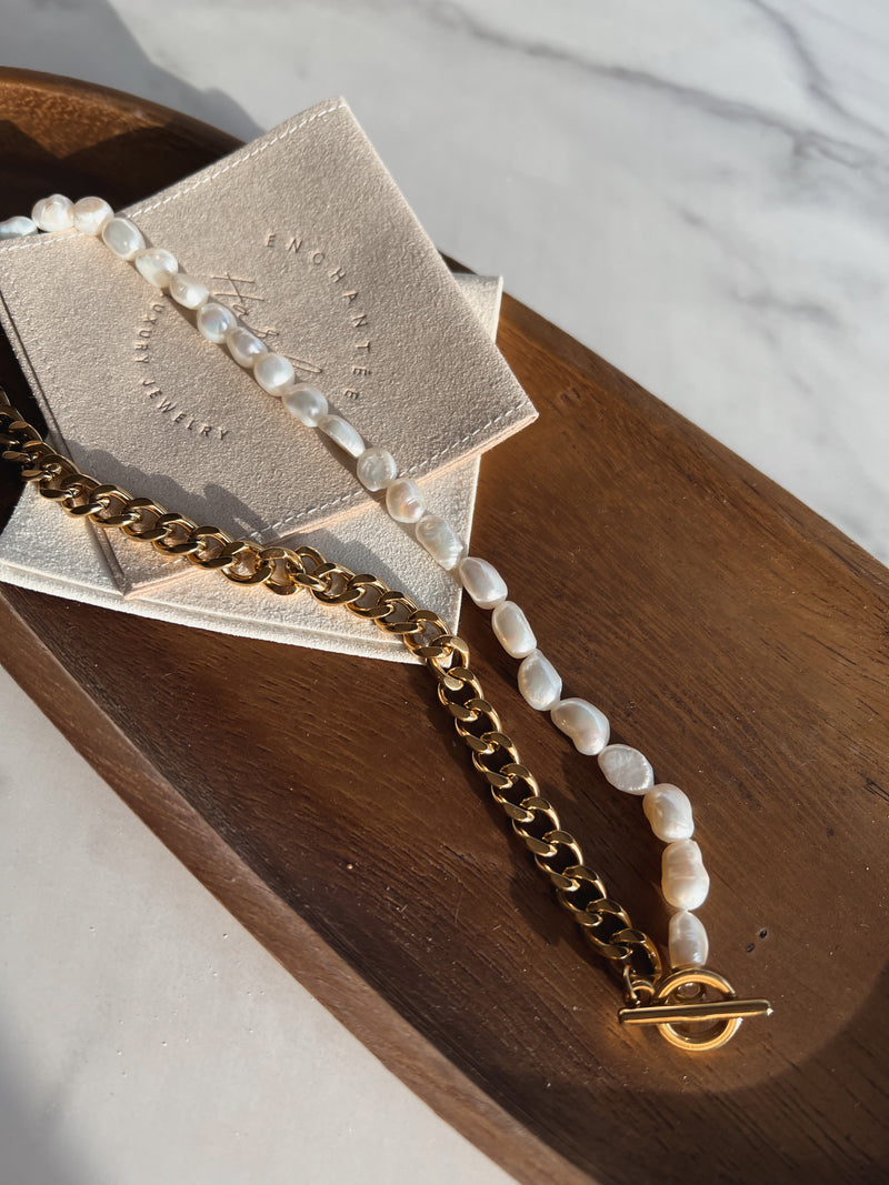 Chloé Perle Toggle Necklace